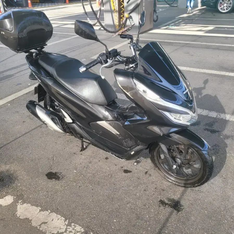 pcx 20년식  8000km 잘나가고 무사고차