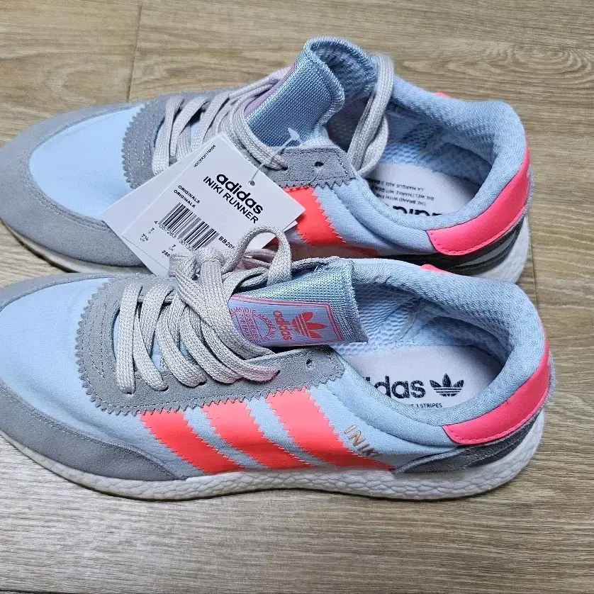 아디다스 이니키 운동화 adidas iniki runner 255