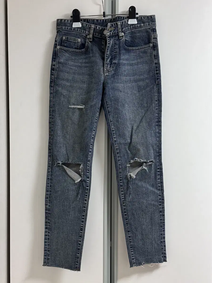 2 pairs of men's denim ripped jeans