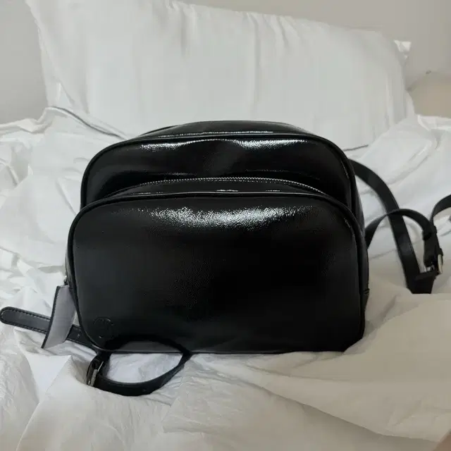 니히 TURTLE BAG - DARK BLACK