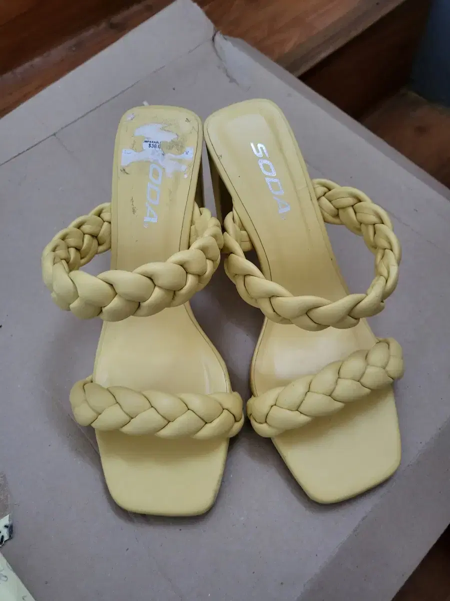 soba strap sandals heels 36 (230-235