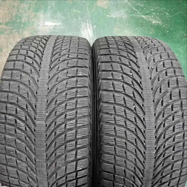 중고 미쉐린 윈터  265/40R21 & 2654021 타이어 2개