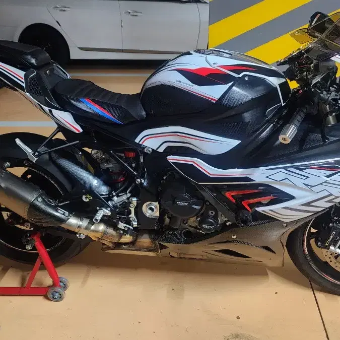 20년식   s1000rr  레이스팩  팝니다