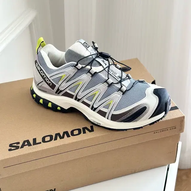 (새상품)살로몬 Salomon XA PRO 3D 235사이즈 팝니다