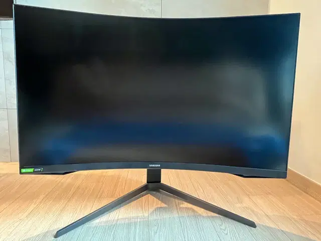 새거같은 삼성 오디세이 g7 커브드 240hz 팝니다