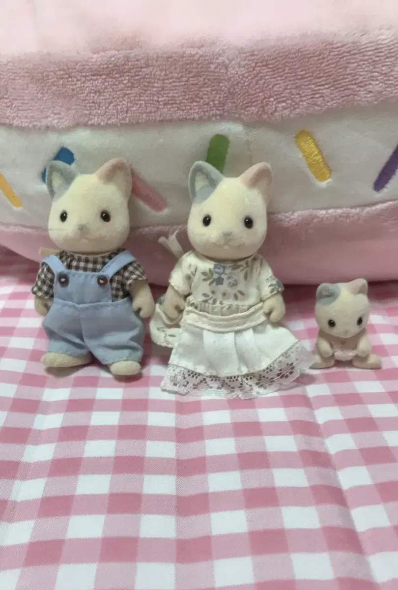 Sylvanian Calico Cat doll Old Baby Family