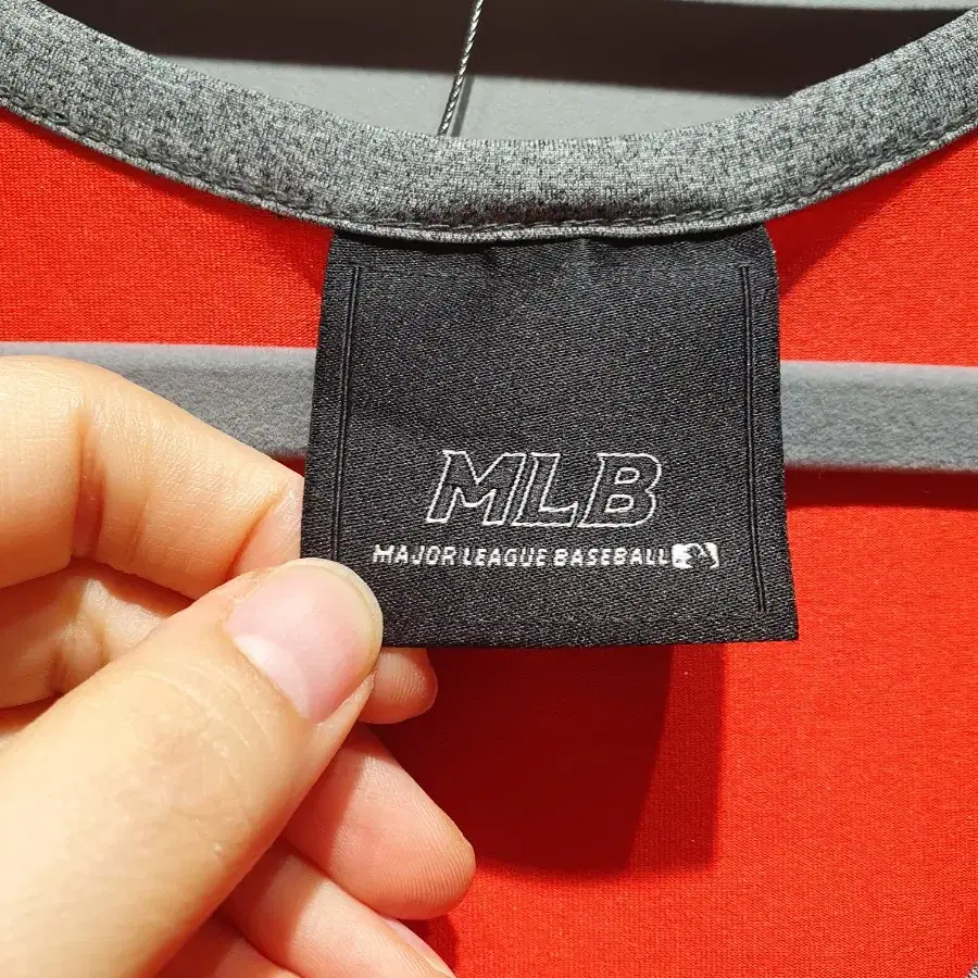 [무료배송] MLB 여성 민소매 나시 스판 티셔츠