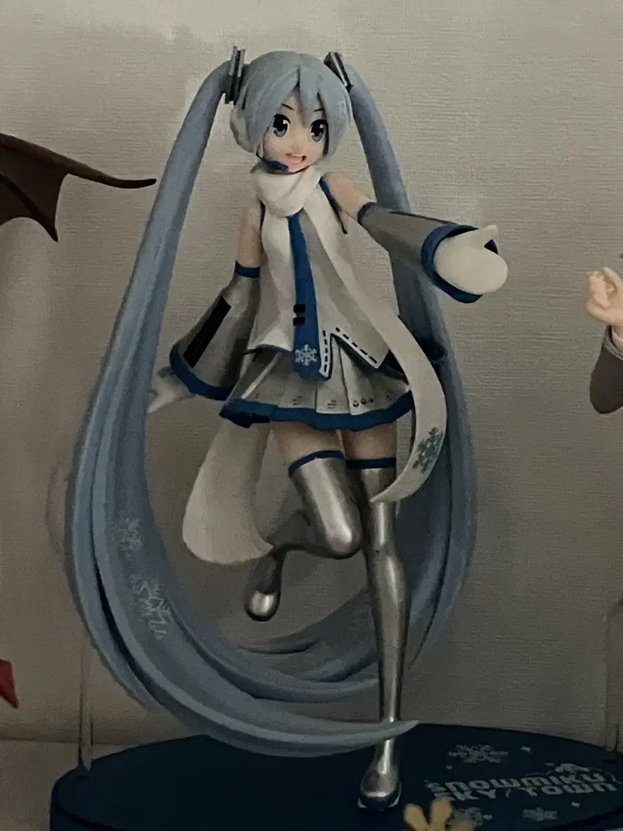 Today only!!) Vocaloid Hatsune Miku 2010 Yukimiku Figure