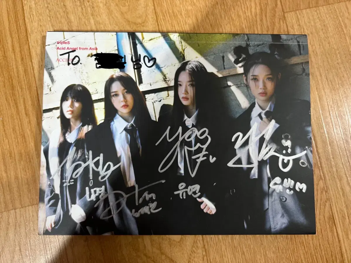 Triples triplesS handwritten sign album