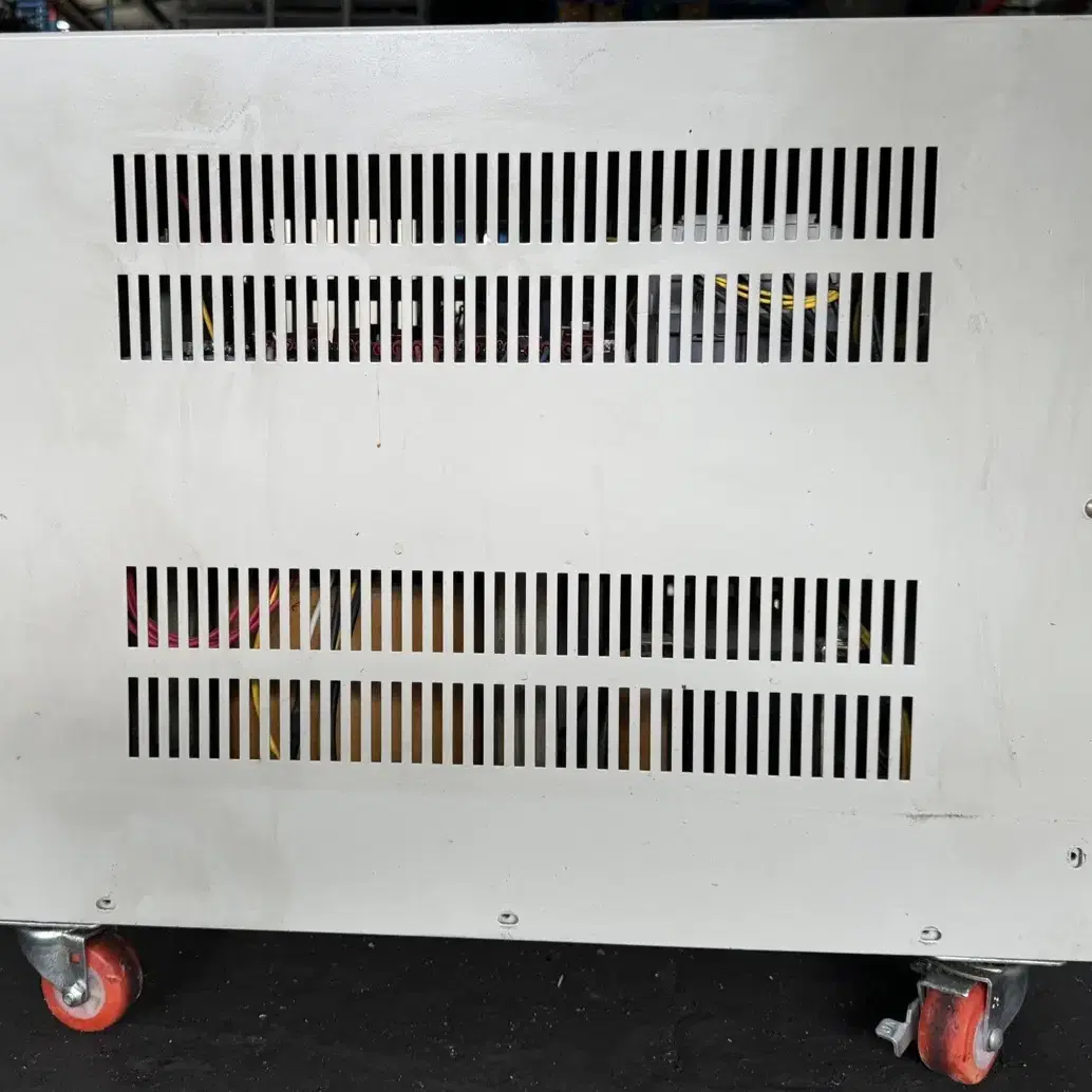 한국전원 AVR 공업용 건식 변압기 105KVA  출력 220v