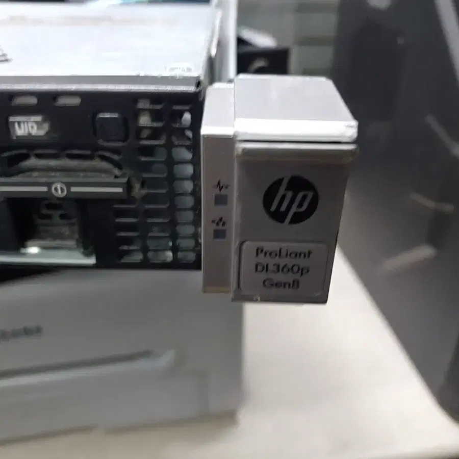 HP ProLiant DL360p Gen8 2.5인치 8베이 부품용