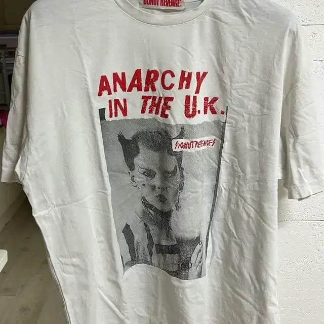 [3]도넛리벤지 티셔츠 anarchy in the uk