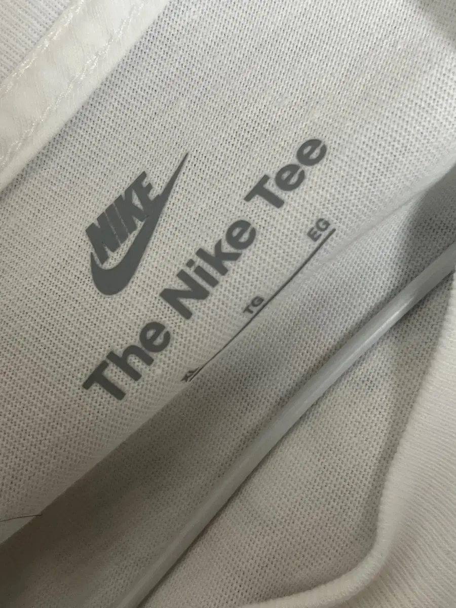 I'm selling my Nike Big Logo.