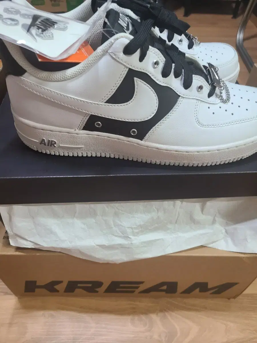 Air Force 1 07 PRM 280 sells