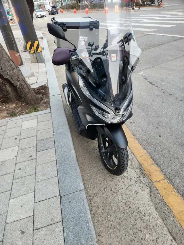 20년식 pcx150 ABS 팝니다.