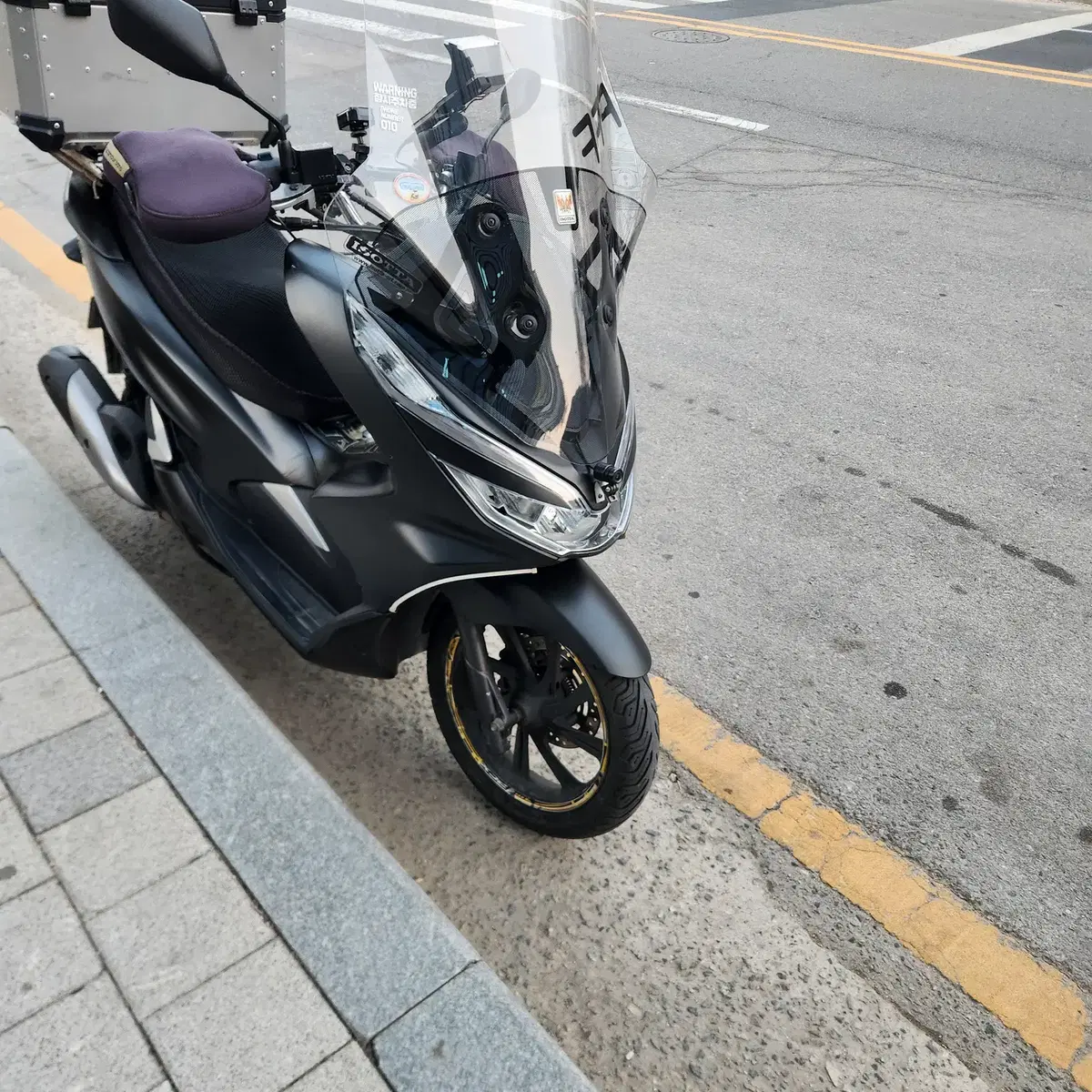 20년식 pcx150 ABS 팝니다.