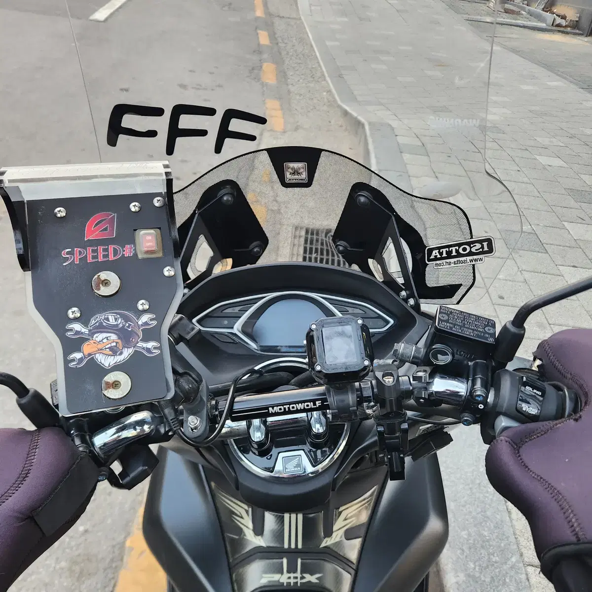 20년식 pcx150 ABS 팝니다.