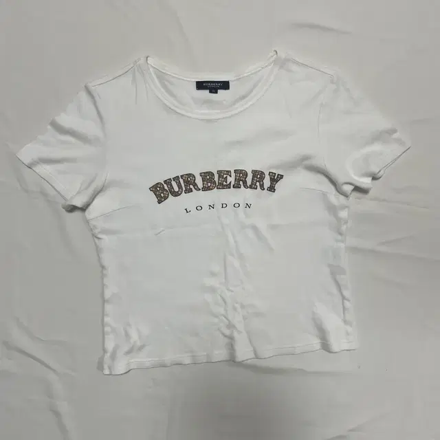 [BURBERRY]버버리 크롭 티셔츠