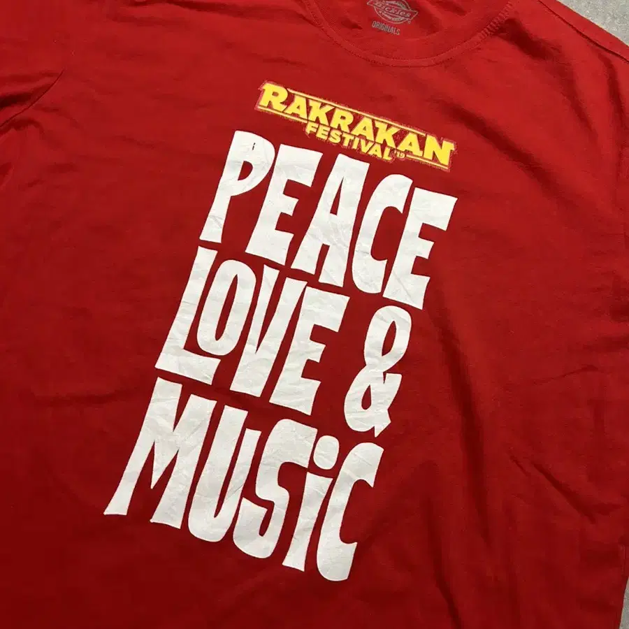 ㅔ디키즈  x Peace Love&Music 레드컬러 숏슬리브  105s