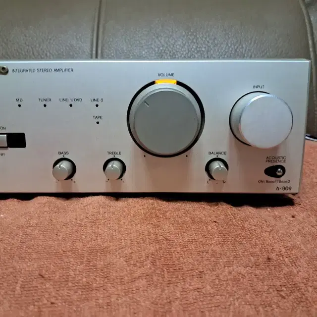 ONKYO  INTEGRATED STEREO AMPLIFIER A-909