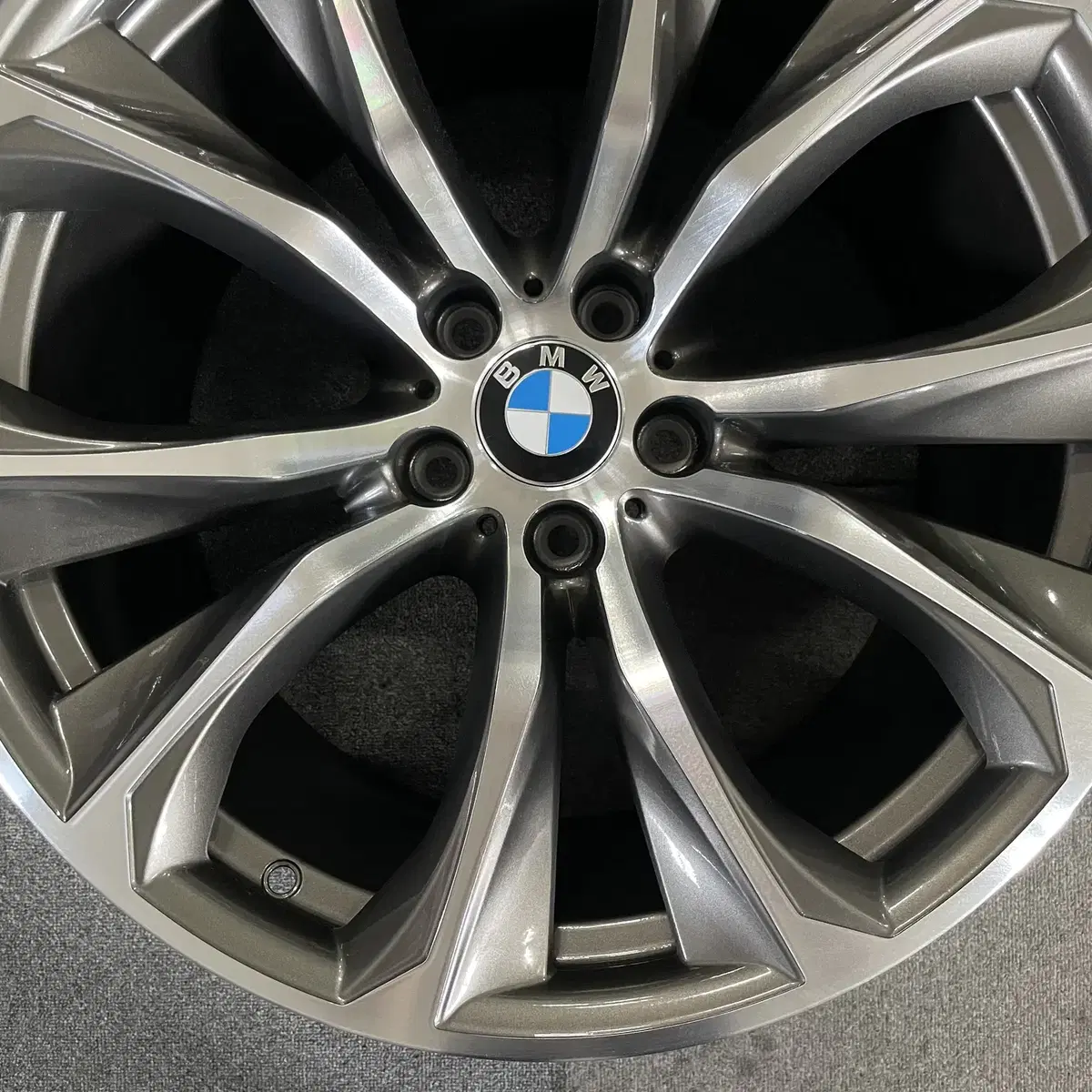 BMW F16 X6 40d 20인치 휠 낱개 1개 판매