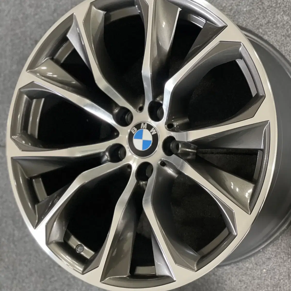 BMW F16 X6 40d 20인치 휠 낱개 1개 판매