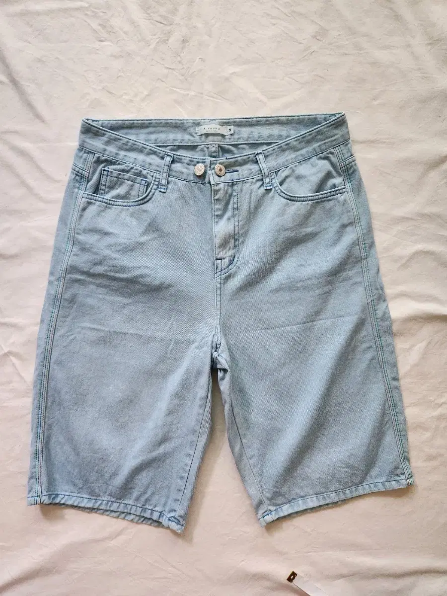 Two-button obu jeans vahn size M