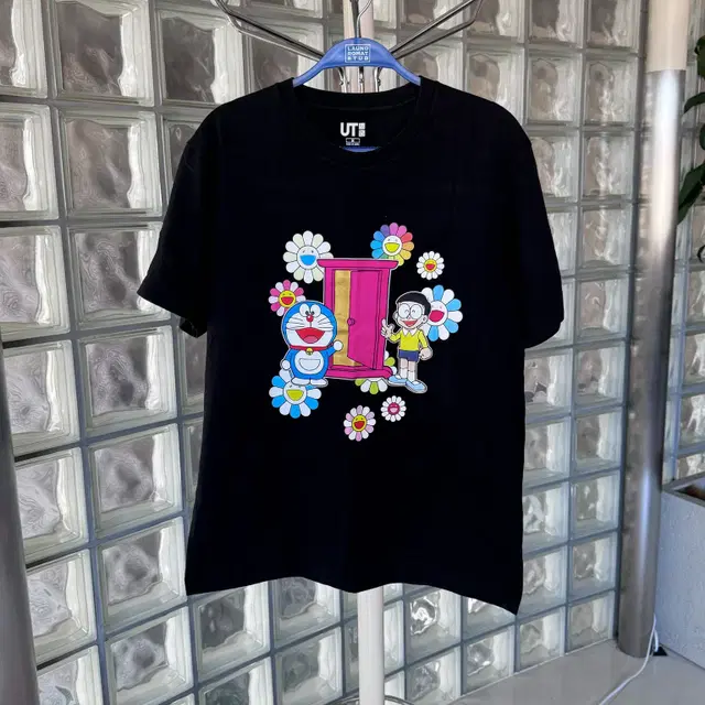 uniqlo doraemon murakami takashi tee