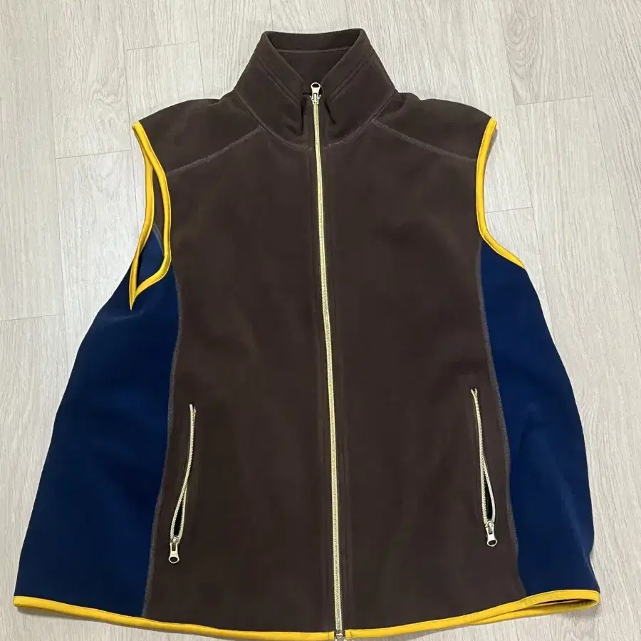 후미토간류 Trapeze Fleece Vest