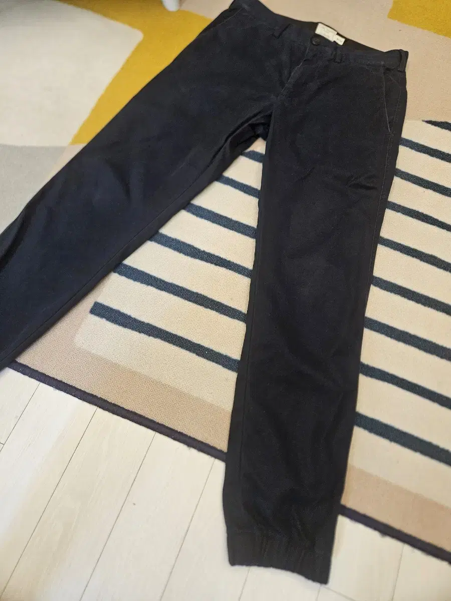 Club Monaco Chino Jogger Pants (true to size) (TAPO)