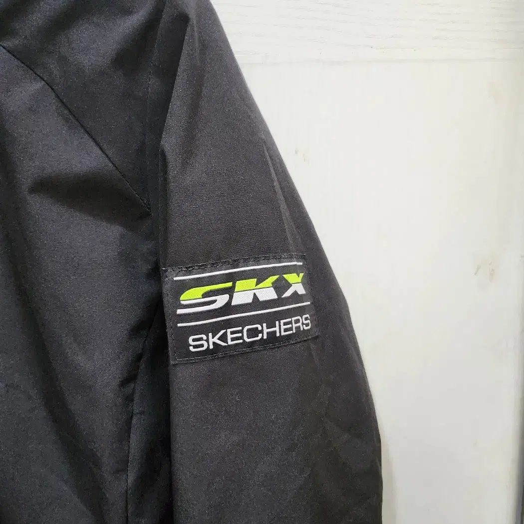 95,M,새상품)) SKECHERS 스케쳐스 점퍼 !