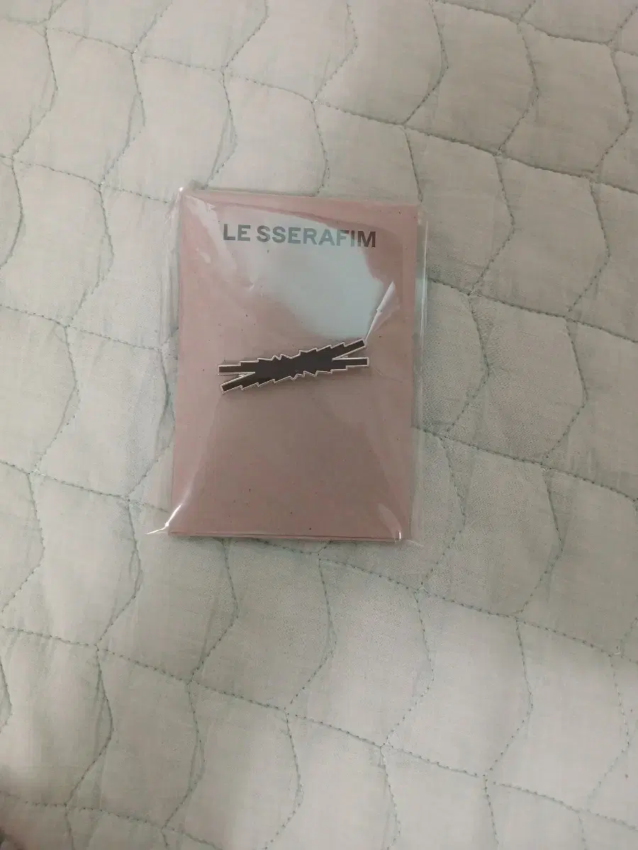 Sell Le Sserafim Symbol Badge~!