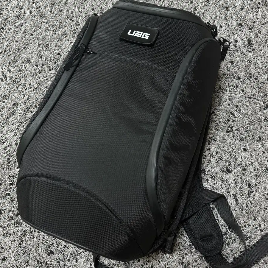 UAG 18L 백팩 블랙