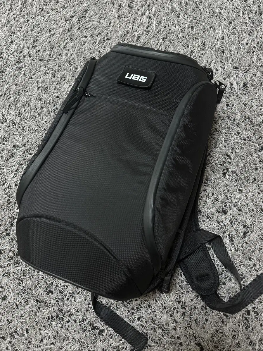 UAG 18L 백팩 블랙