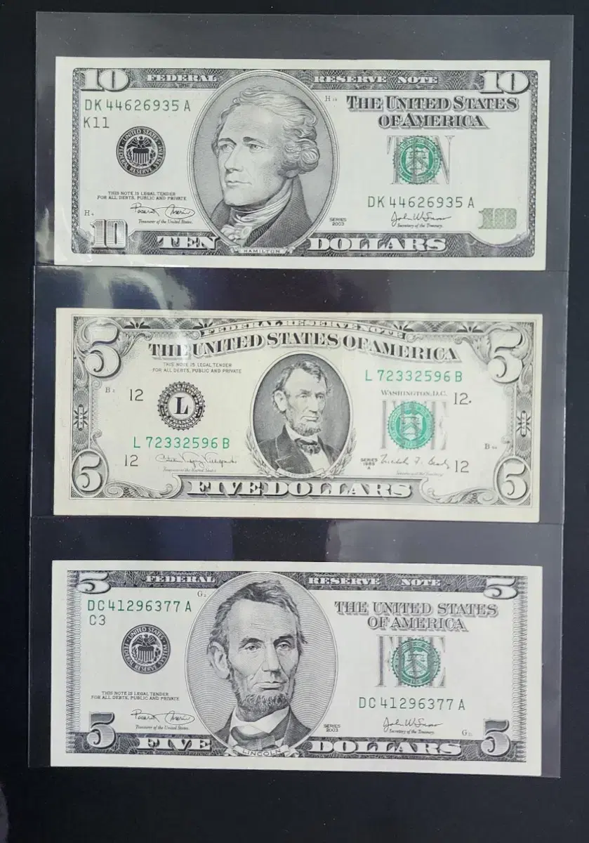 Bulk of 3 US bills