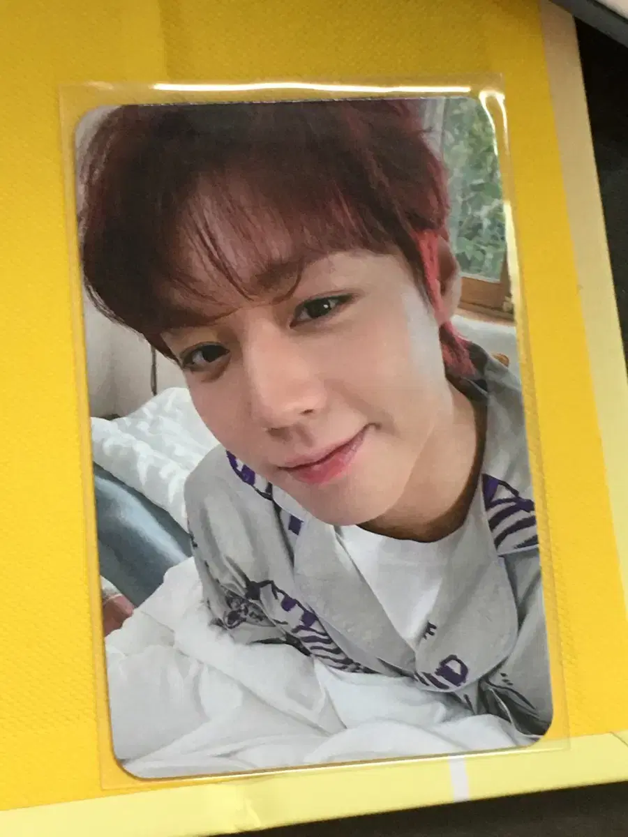 Park Jihoon Clou Concert photocard sells