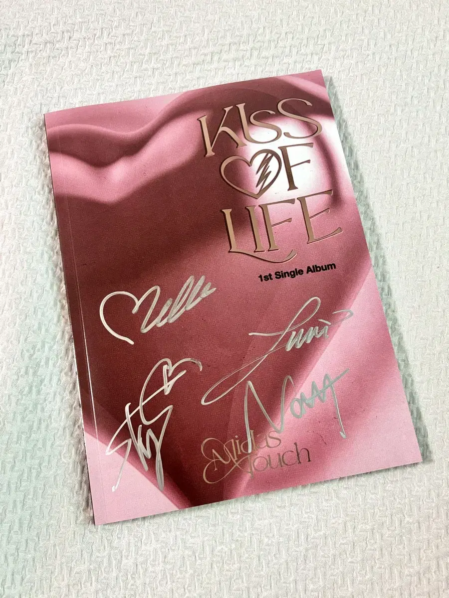 kiss of life midas touch sign signature album kissoflife