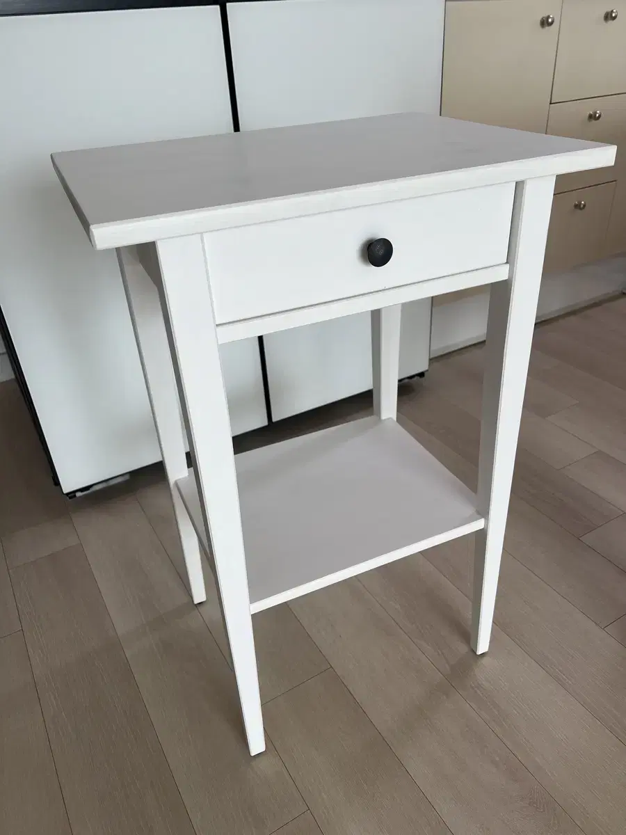 이케아 HEMNES 사이드 테이블 팔아요