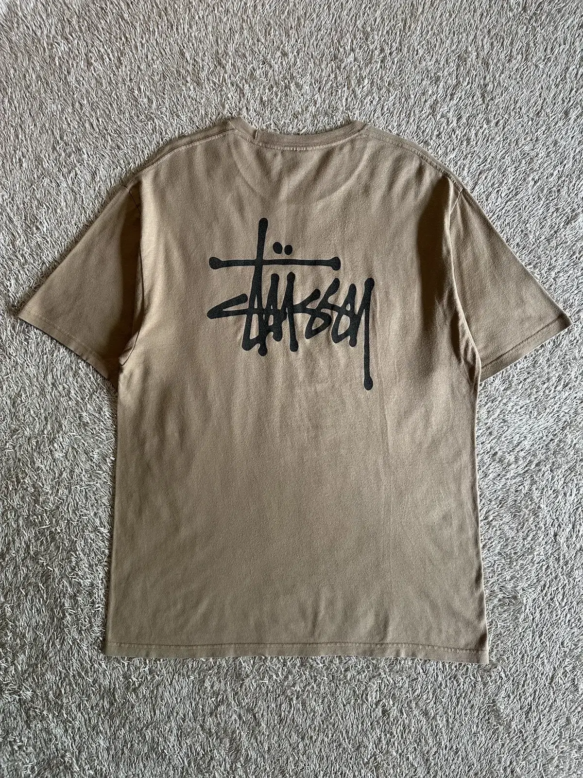 [L] 스투시 STUSSY 베이직 로고 반팔 티셔츠 베이지