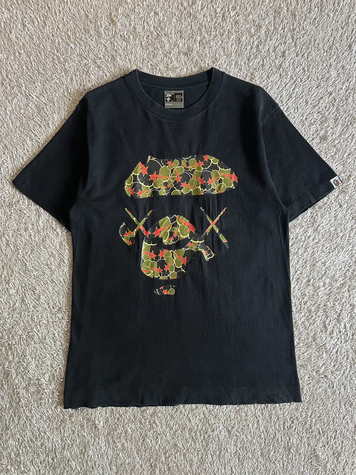 [M] Colossal) 90s Vape X Kaus Collab Short Sleeve T-Shirt Black