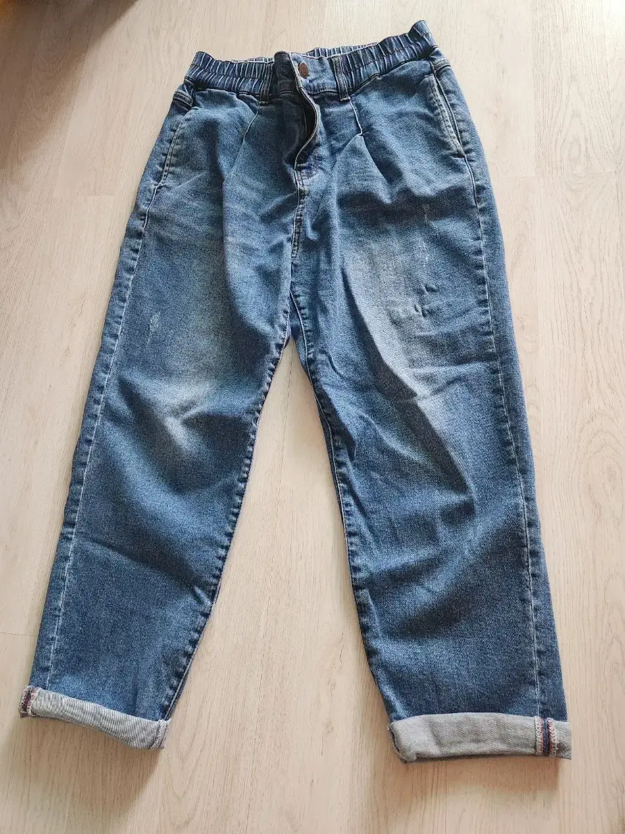 Baggy fit style jeans