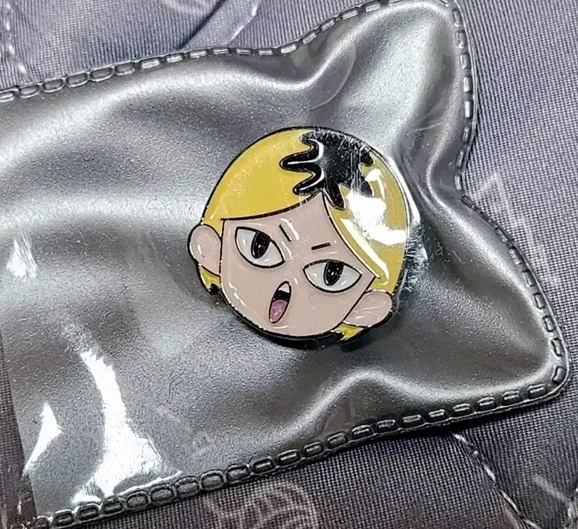 Hikenma unofficial goods Badge