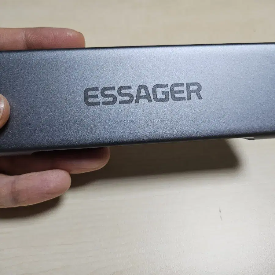 ESSGER SSD 멀티허브 판매합니다.