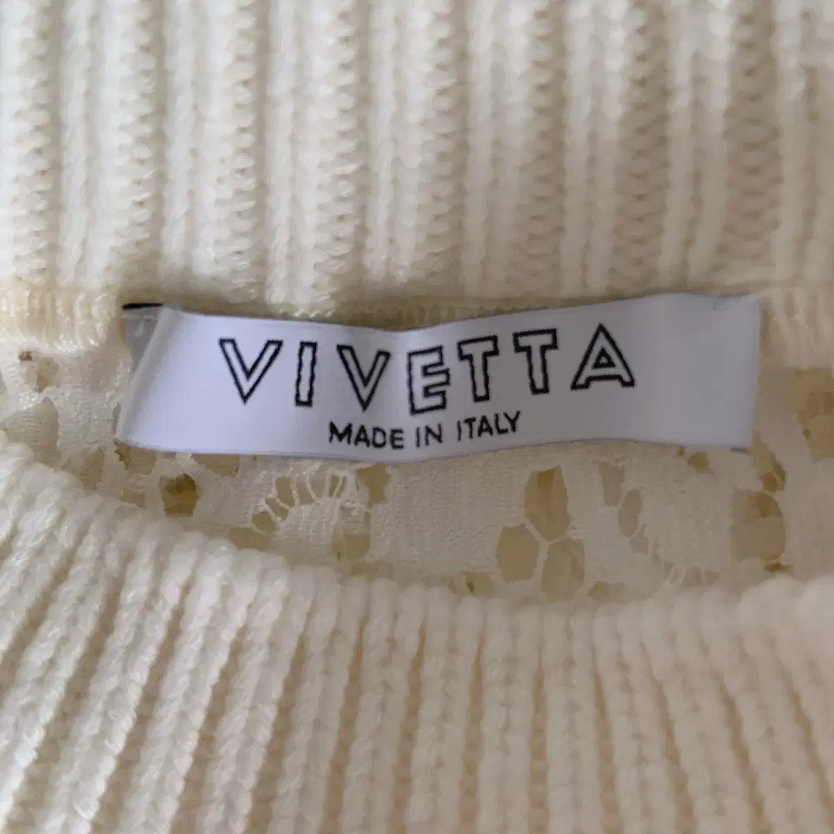 55 vivetta 니트 made in itary