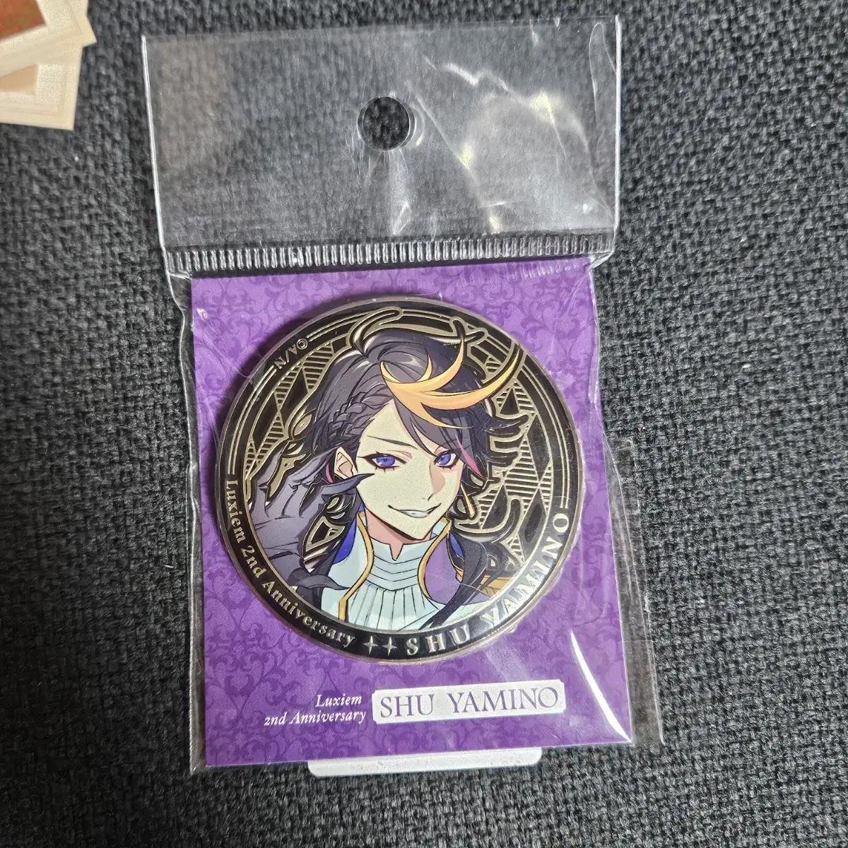 NIJISANJI Luxeem 2nd Anniversary Shu Can Badge