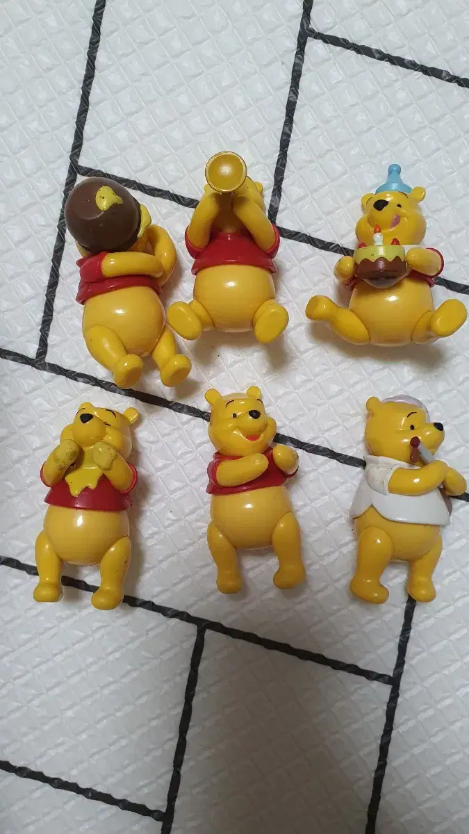 6 Winnie the Pooh Figures