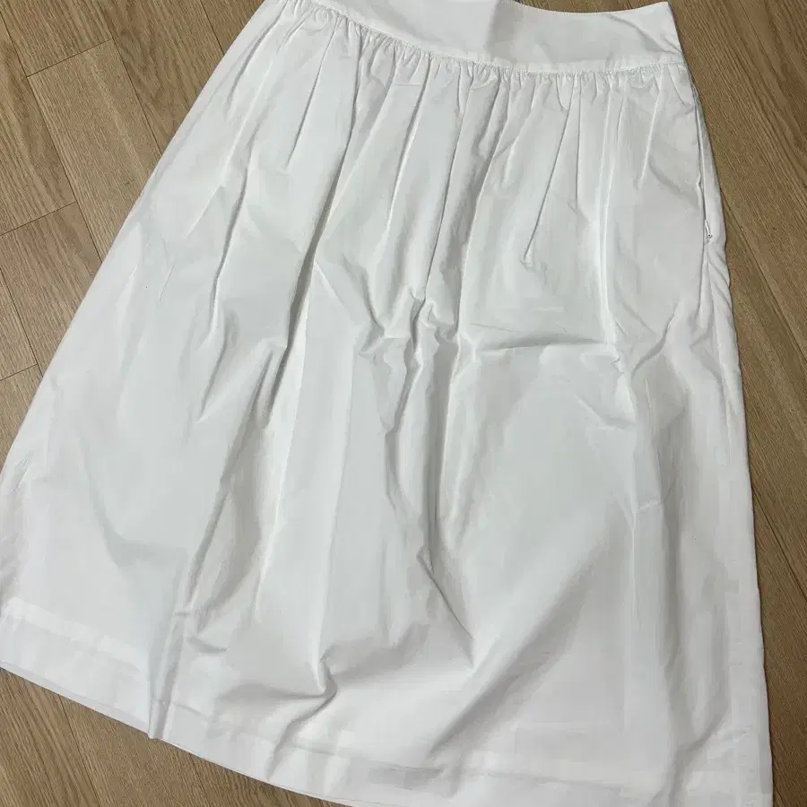 낫띵리튼 sorne flare skirt