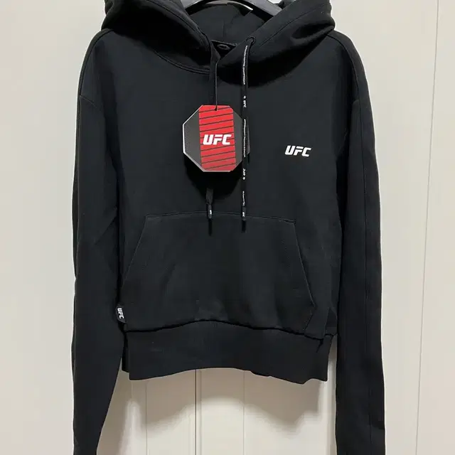 UFC 여성 크롭 후드티