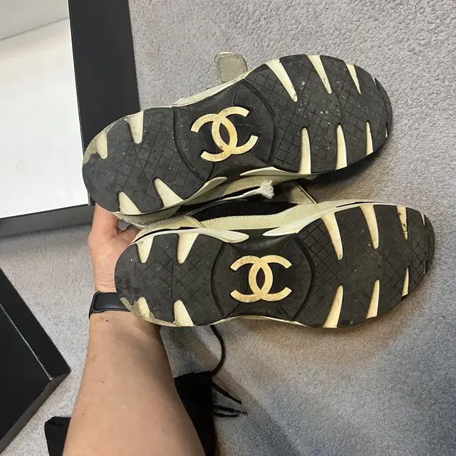 40 Chanel 샤넬 크루즈 스니커즈