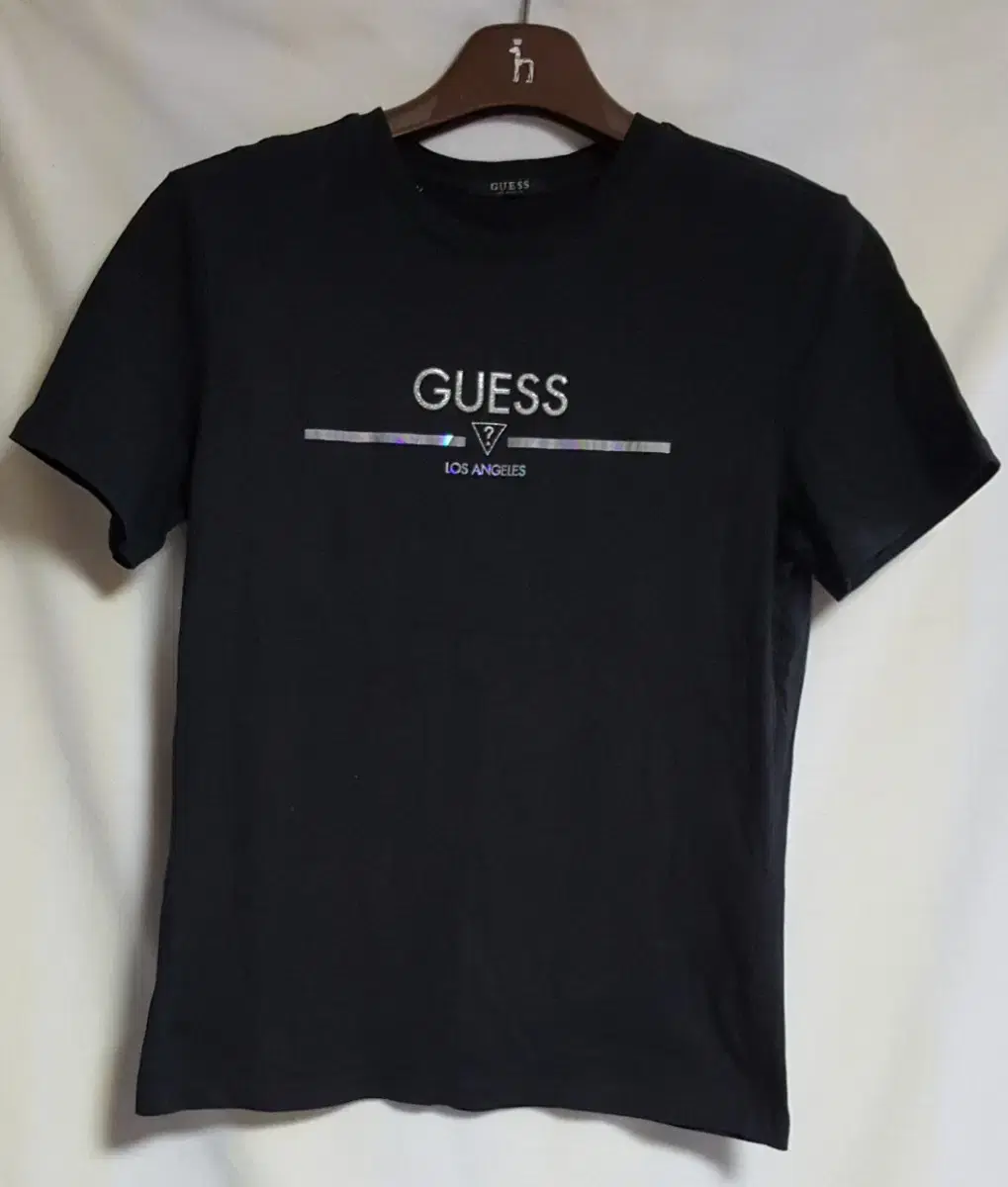 GUESS Women's Short-Sleeved Tee 100